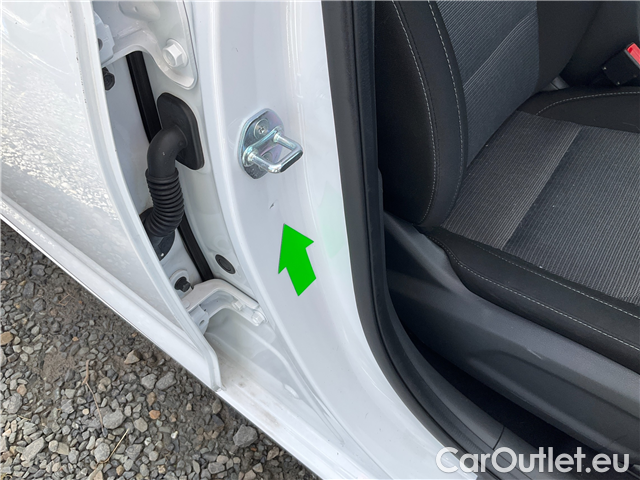  Hyundai  i30  kom.1.5i Family Comfort 5d #4