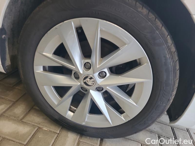  Skoda  Octavia  Combi (NX3)(2020) Oct.Combi 1.5TSI 110 Style #4