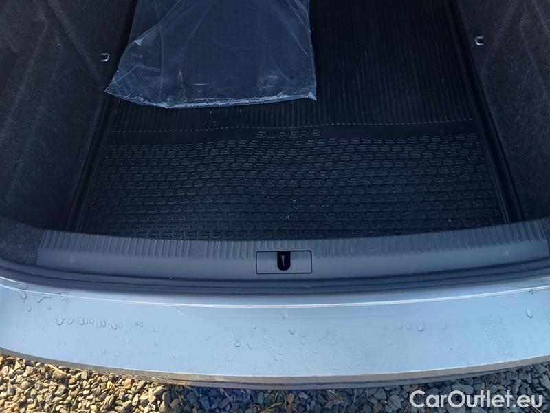  Skoda  Superb  (3V3)(2015) Supe.FL2.0TDI 110 Sportline #6