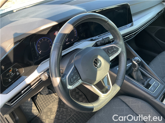  Volkswagen  Golf  Var.1.0TSI 81 Life 5d #16