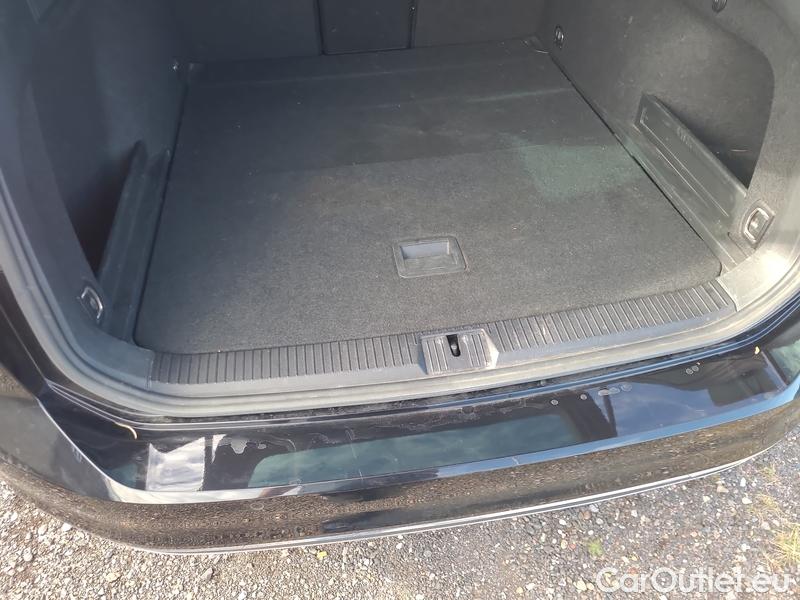  Volkswagen  Passat  Variant (CB5) (2019) Pas.Var.2.0TDI 140 Elegance AT #26