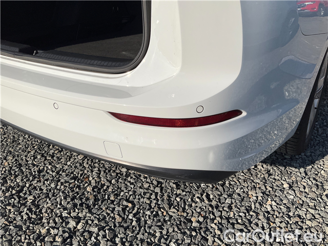  Volkswagen  Golf  Var.1.0TSI 81 Life 5d #10