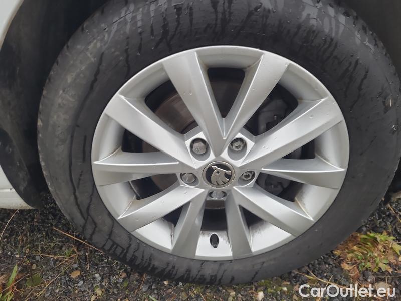  Skoda  Octavia  Lim.  (5E3)(03.2017->)  1.5TSI 110 Style AT #14