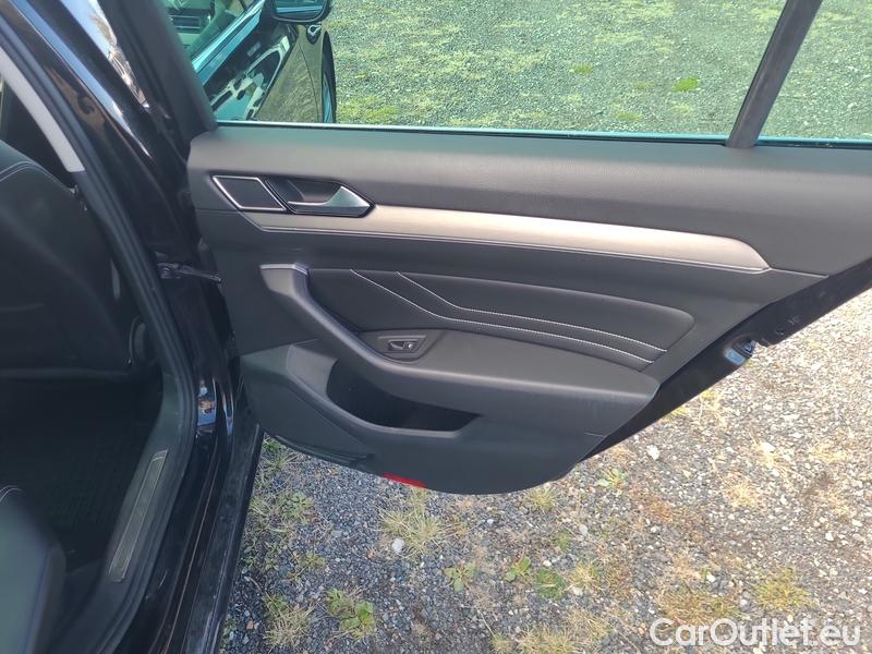  Volkswagen  Passat  Variant (CB5) (2019) Pas.Var.2.0TDI 140 Elegance AT #37