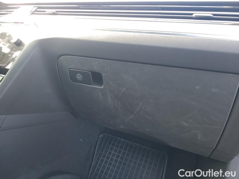  Volkswagen  Passat  Variant (CB5) (2019) Pas.Var.2.0TDI 140 Elegance AT #42