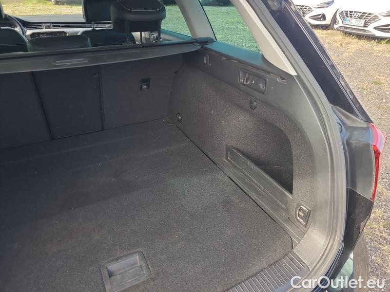  Volkswagen  Passat  Variant (CB5) (2019) Pas.Var.2.0TDI 140 Elegance AT #27