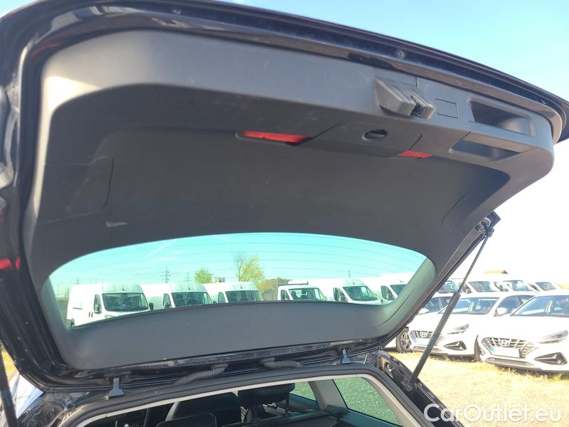  Volkswagen  Passat  Variant (CB5) (2019) Pas.Var.2.0TDI 140 Elegance AT #9