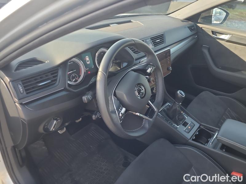  Skoda  Superb  (3V3)(2015) Supe.FL2.0TDI 110 Sportline #4