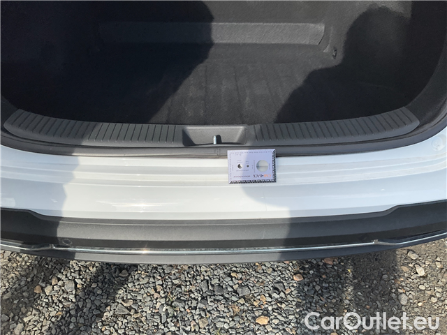  Hyundai  i30  kom.1.5i Family Comfort 5d #11