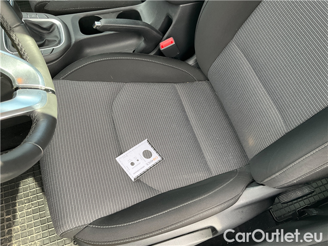  Hyundai  i30  kom.1.5i Family Comfort 5d #14