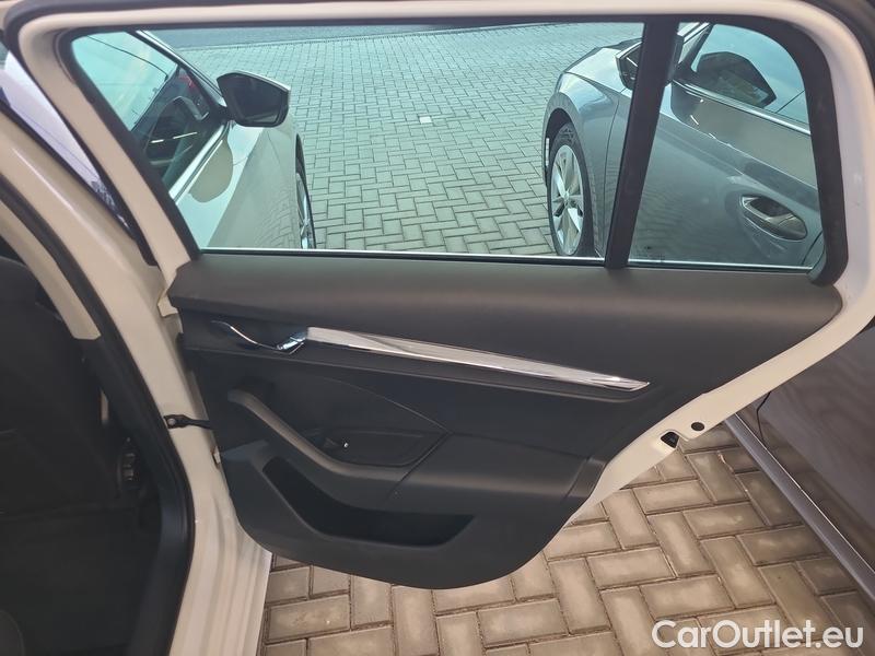  Skoda  Octavia  Combi (NX3)(2020) Oct.Combi 1.5TSI 110 Style #28