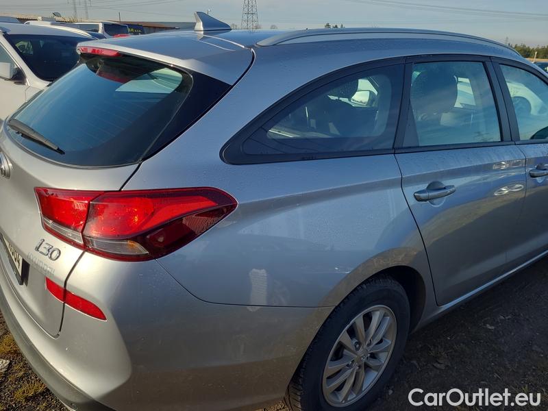  Hyundai  i30  (PD)(01.2017  ->)  kom.1.0TGDI 120 Comfort #13