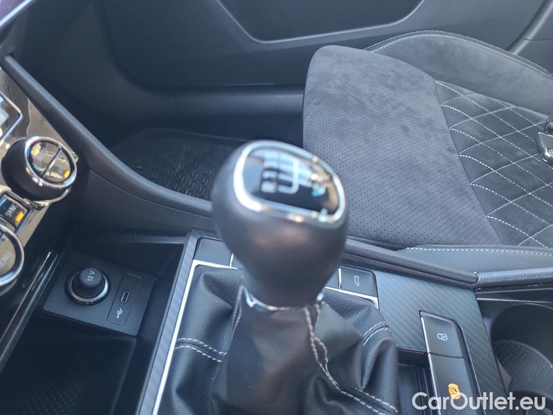  Skoda  Superb  (3V3)(2015) Supe.FL2.0TDI 110 Sportline #5