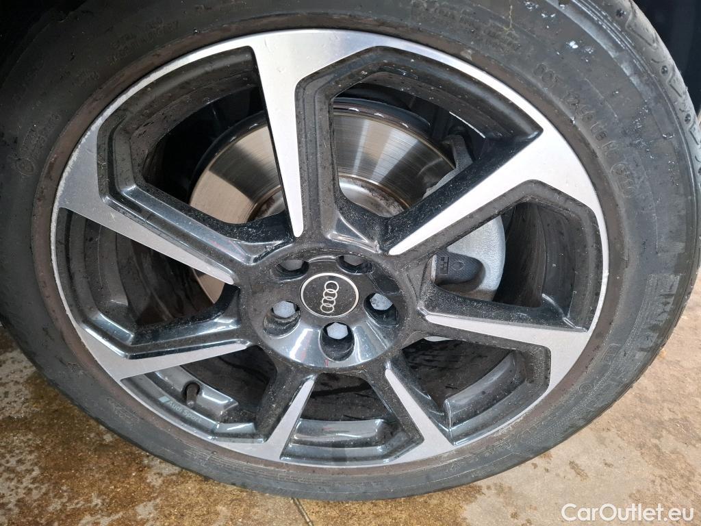  Audi  Q3 AUDI  / 2018 / 5P / SUV 45 TFSI E 245 S TRONIC S LINE #7