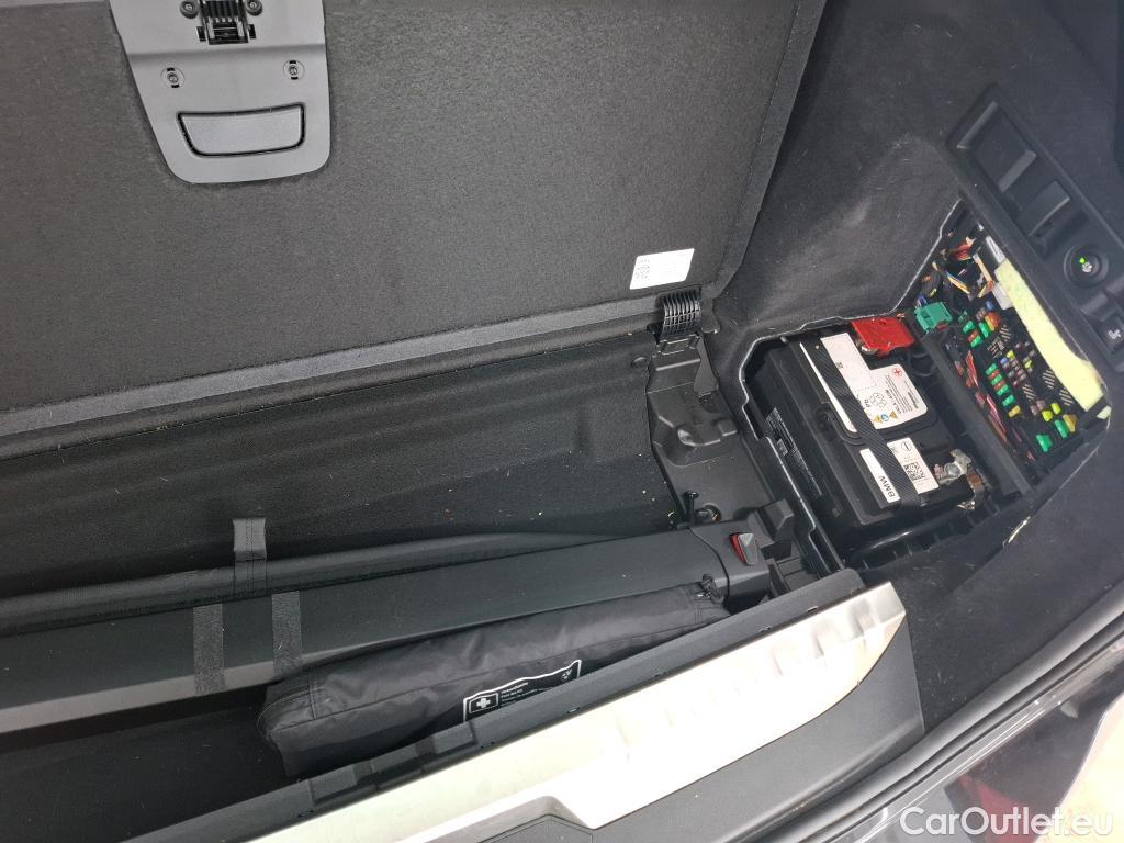  Bmw  Serie 3 BMW Série 3 Touring / 2022 / 5P / Break 320e xDrive 204ch M Sport BVA8 Hybride #17