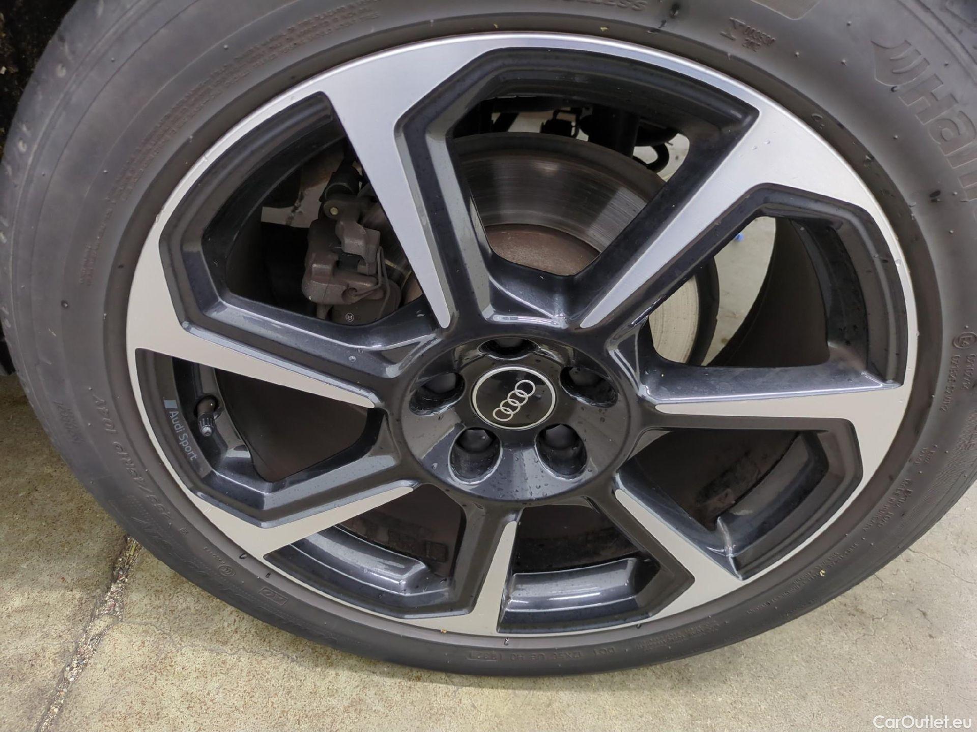  Audi  Q3 AUDI  Sportback / 2019 / 5P / SUV 35 TFSI 150 MHEV S Tronic 7 S EDITION(SL) #9