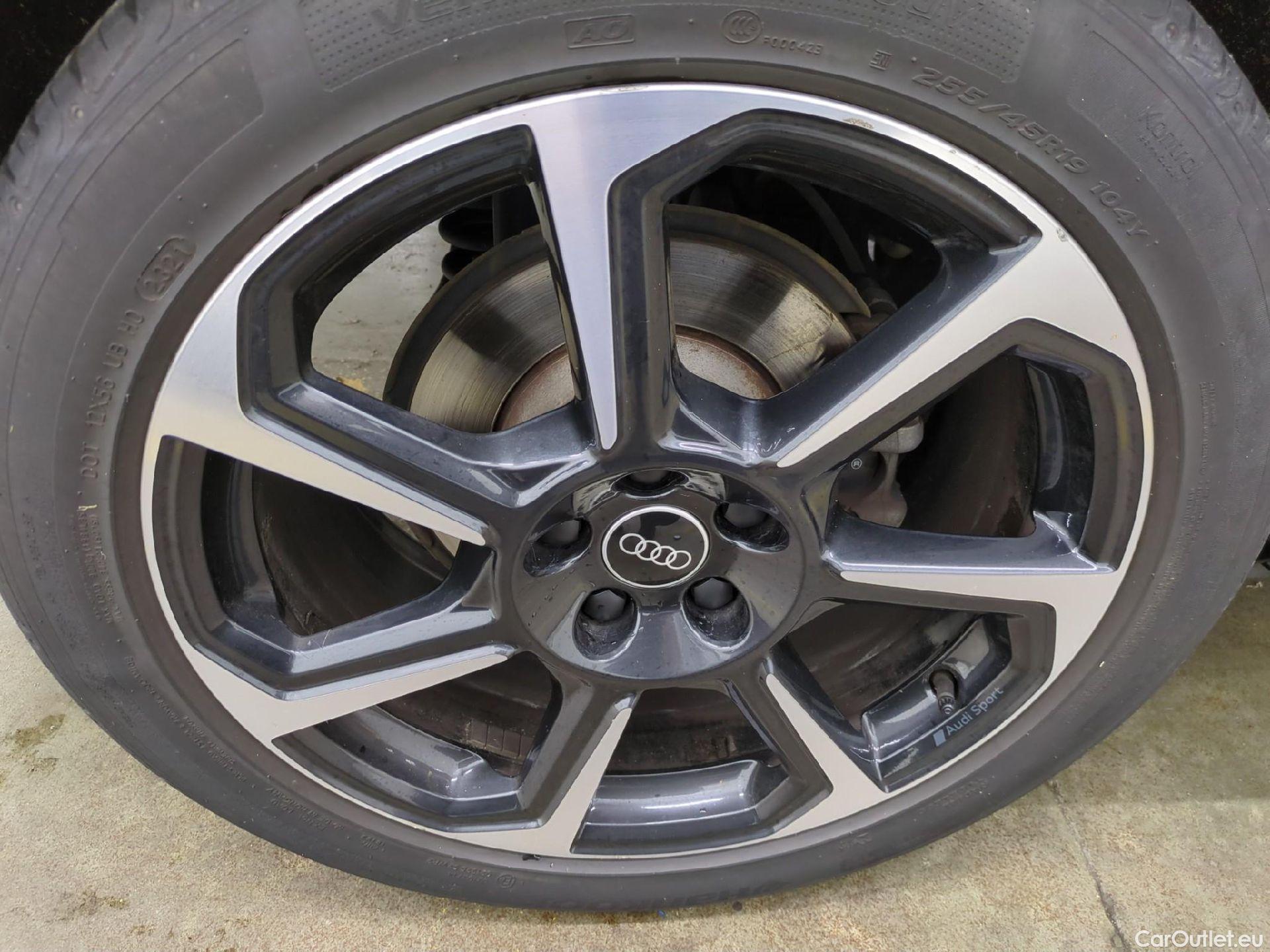  Audi  Q3 AUDI  Sportback / 2019 / 5P / SUV 35 TFSI 150 MHEV S Tronic 7 S EDITION(SL) #11