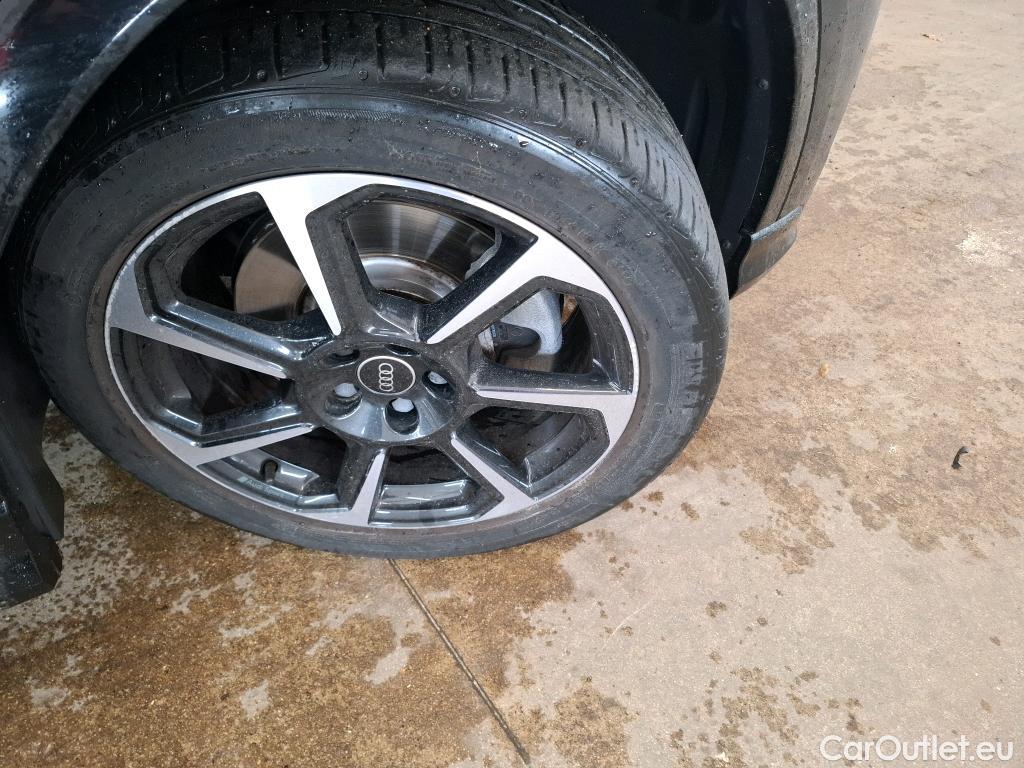 Audi  Q3 AUDI  / 2018 / 5P / SUV 45 TFSI E 245 S TRONIC S LINE #6