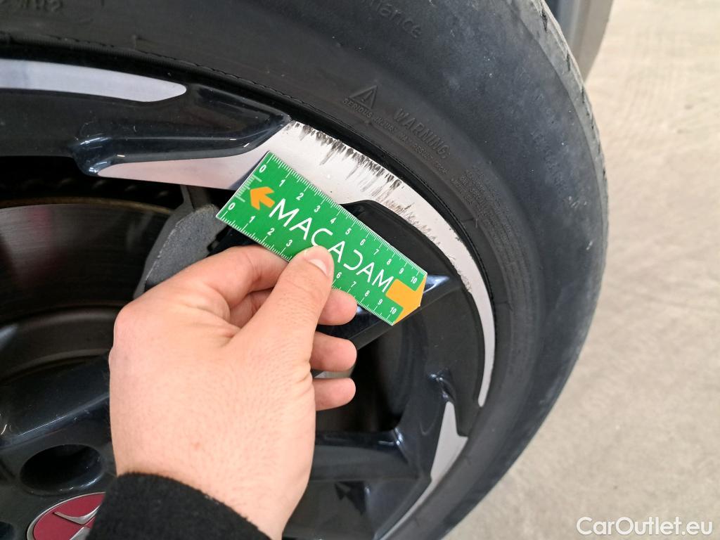  DS  DS7 DS DS 7 Crossback / 2017 / 5P / SUV E-TENSE 4x4 300 PERFORMANCE Line #21