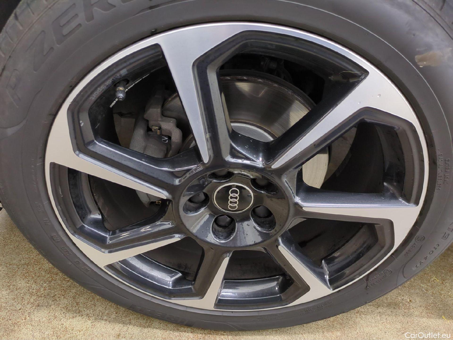  Audi  Q3 AUDI  Sportback / 2019 / 5P / SUV 35 TFSI 150 MHEV S Tronic 7 S EDITION(SL) #8