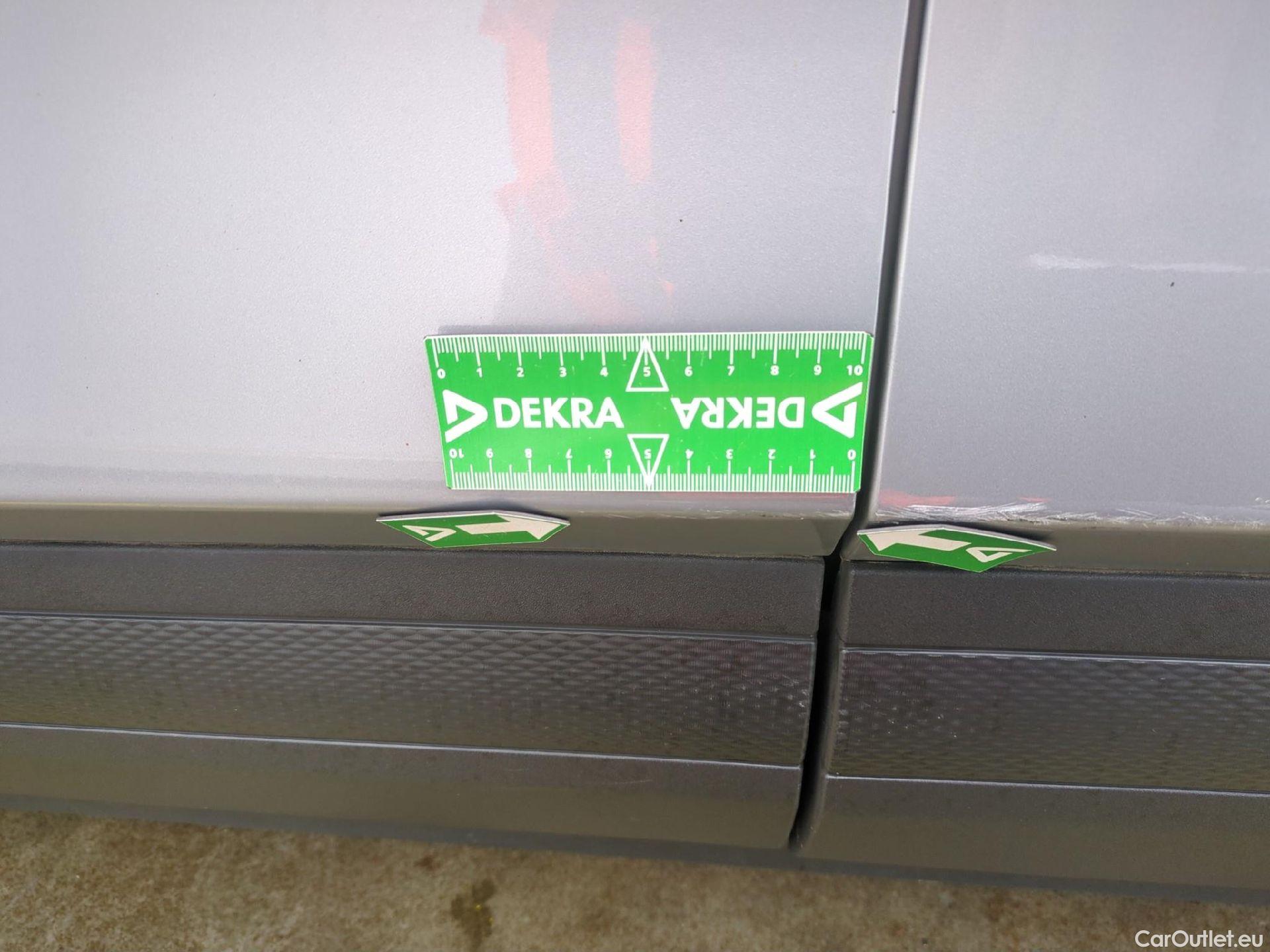  Ford  Kuga FORD  / 2019 / 5P / SUV 2.5 Dur 225 hybrid PHEV Pshift Titanium #9