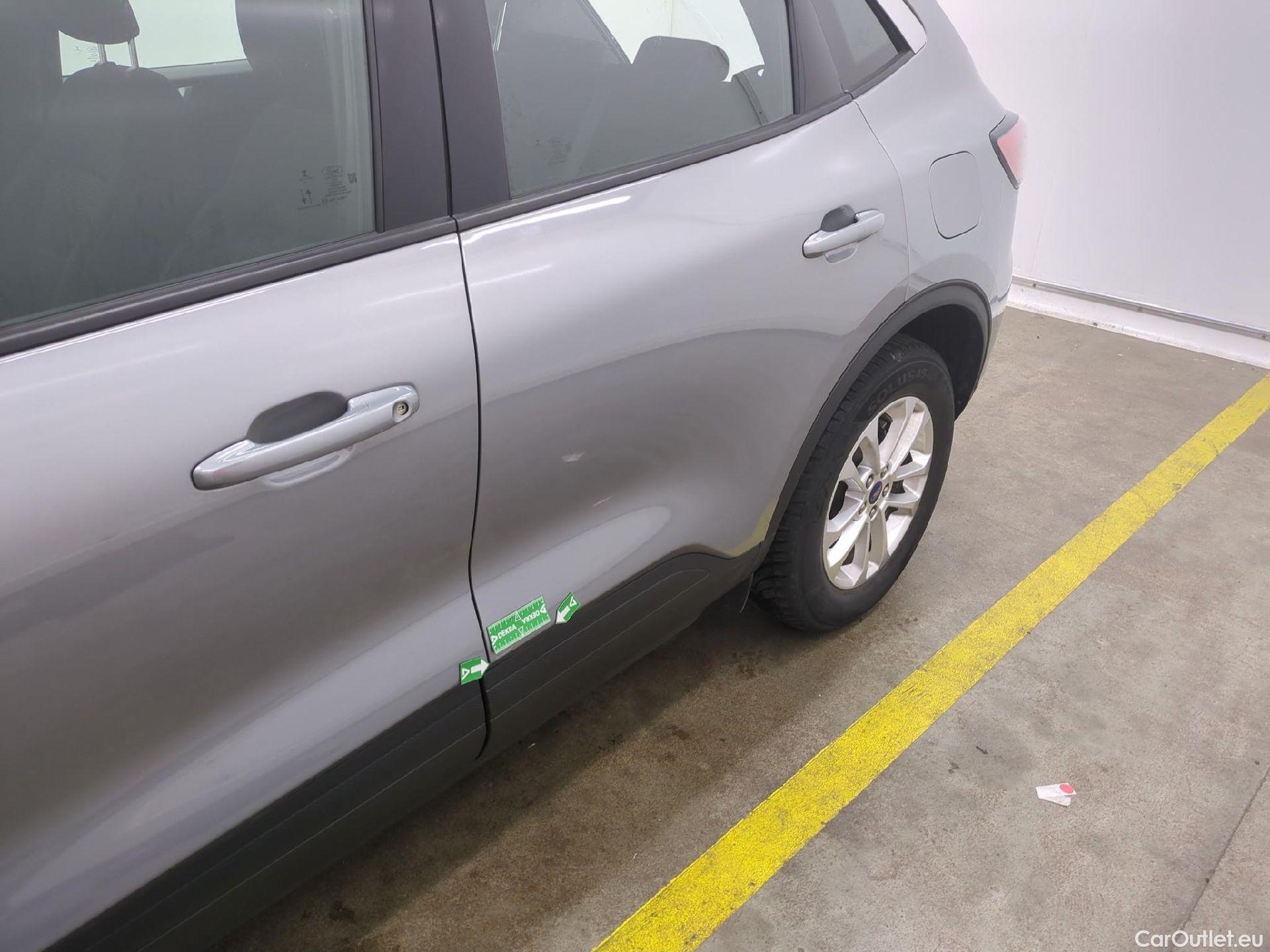  Ford  Kuga FORD  / 2019 / 5P / SUV 2.5 Dur 225 hybrid PHEV Pshift Titanium #17