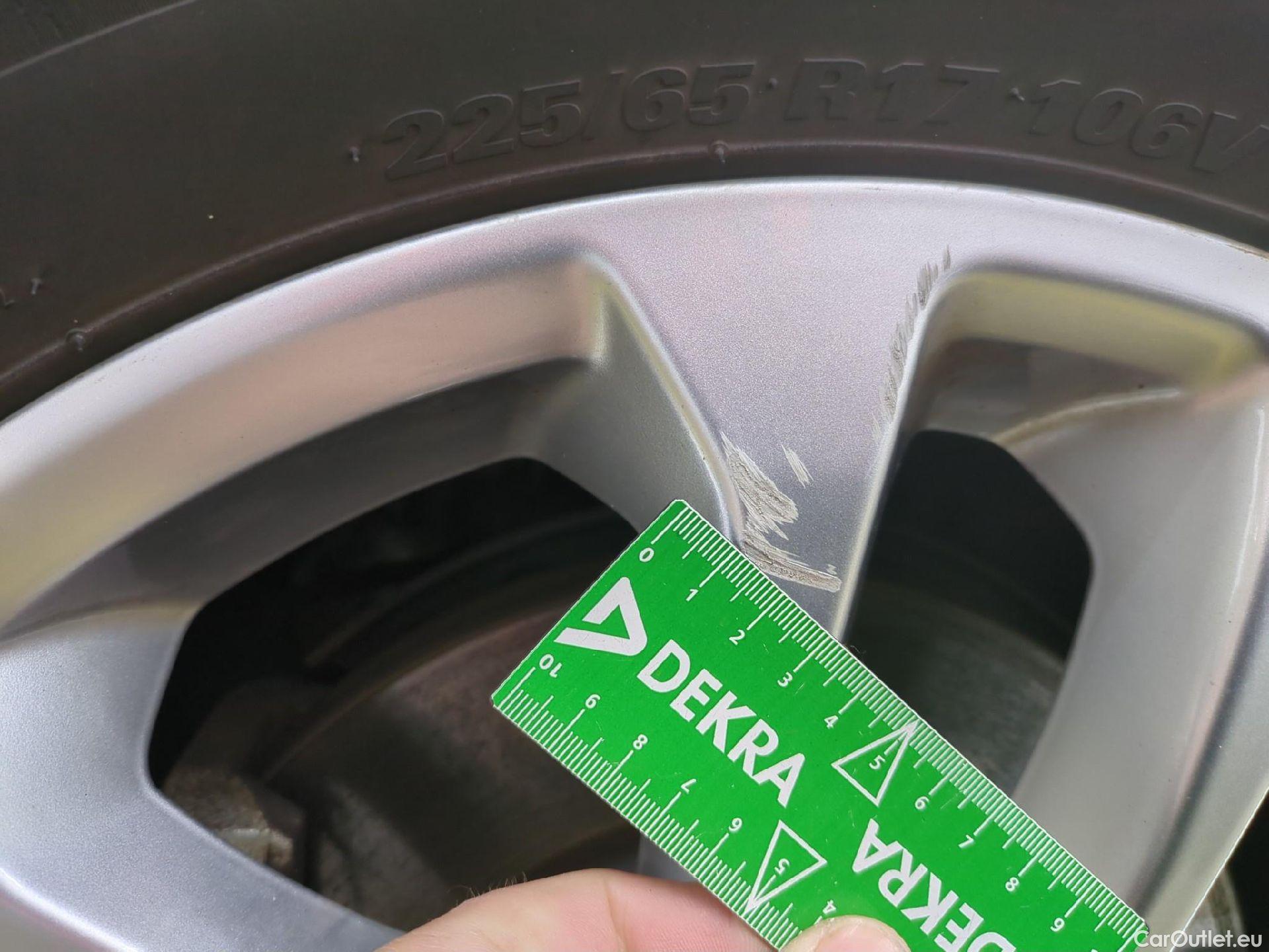  Ford  Kuga FORD  / 2019 / 5P / SUV 2.5 Dur 225 hybrid PHEV Pshift Titanium #2