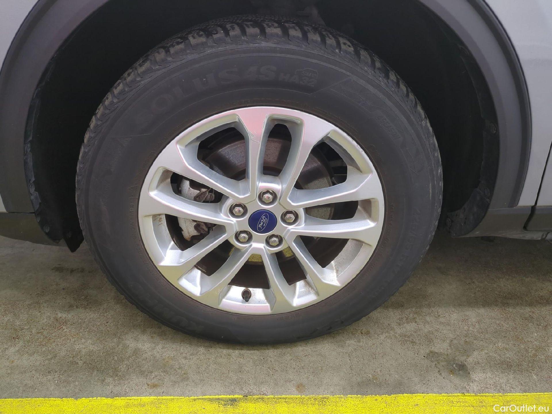  Ford  Kuga FORD  / 2019 / 5P / SUV 2.5 Dur 225 hybrid PHEV Pshift Titanium #1