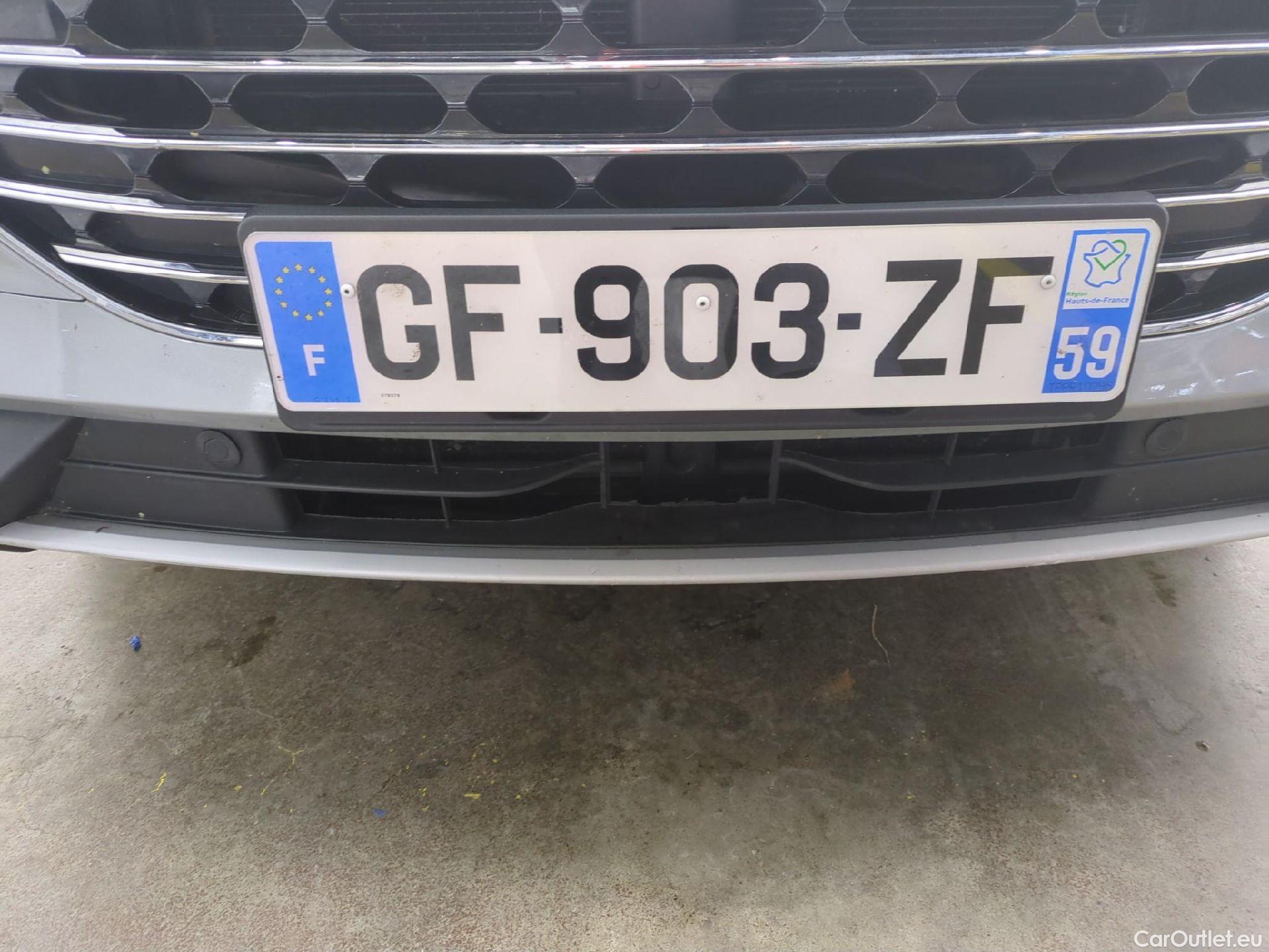  Ford  Kuga FORD  / 2019 / 5P / SUV 2.5 Dur 225 hybrid PHEV Pshift Titanium #6