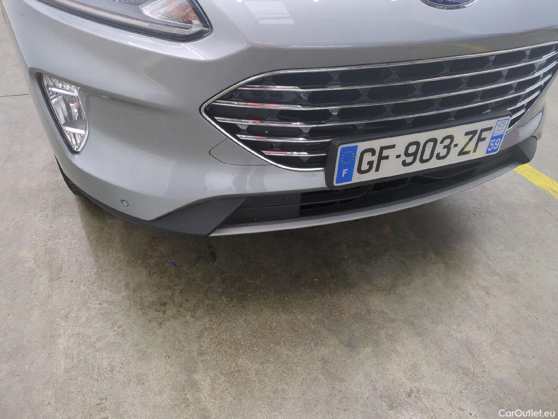  Ford  Kuga FORD  / 2019 / 5P / SUV 2.5 Dur 225 hybrid PHEV Pshift Titanium #5