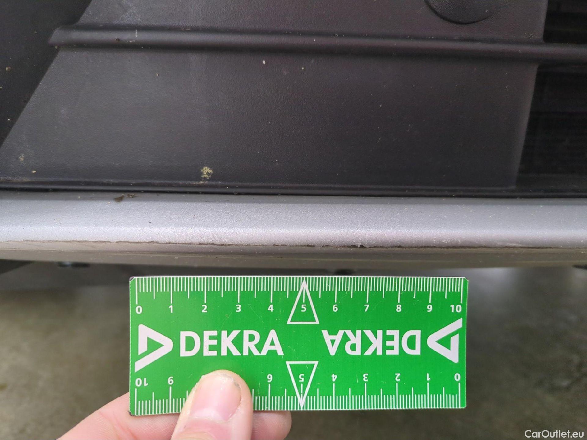  Ford  Kuga FORD  / 2019 / 5P / SUV 2.5 Dur 225 hybrid PHEV Pshift Titanium #4