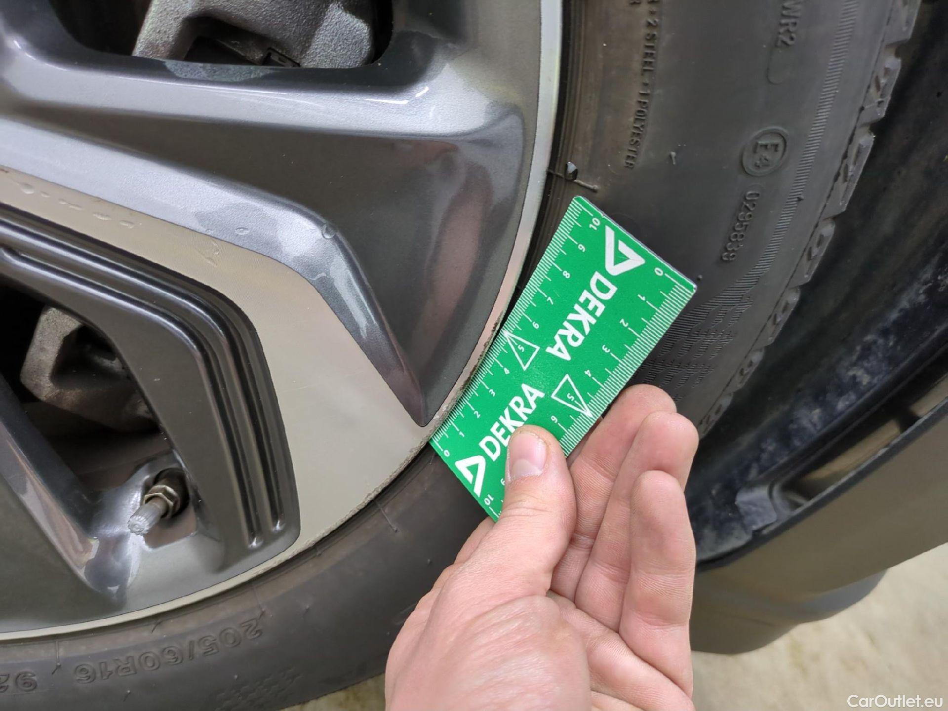  Hyundai  Konna Kona Business Hybrid 2WD 1.6 GDI 140CV BVA6 E6d #12