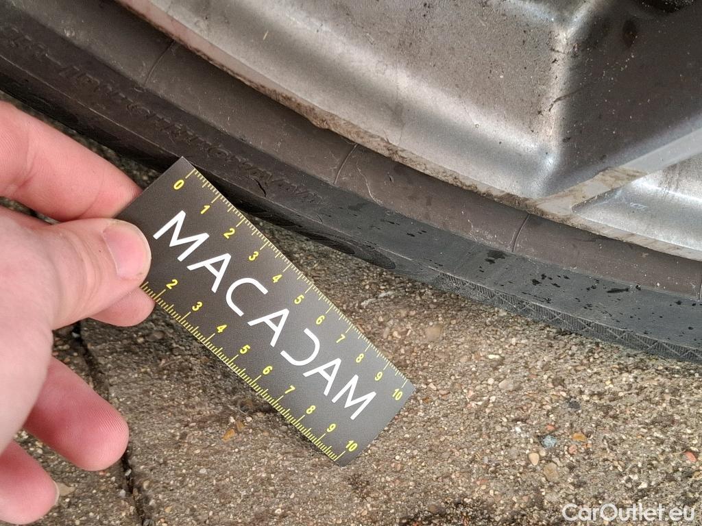  Mercedes  G-Klasee MERCEDES-BENZ GLC / 2019 / 5P / SUV 2.0 GLC 300 DE AMG LINE 4MATIC #3