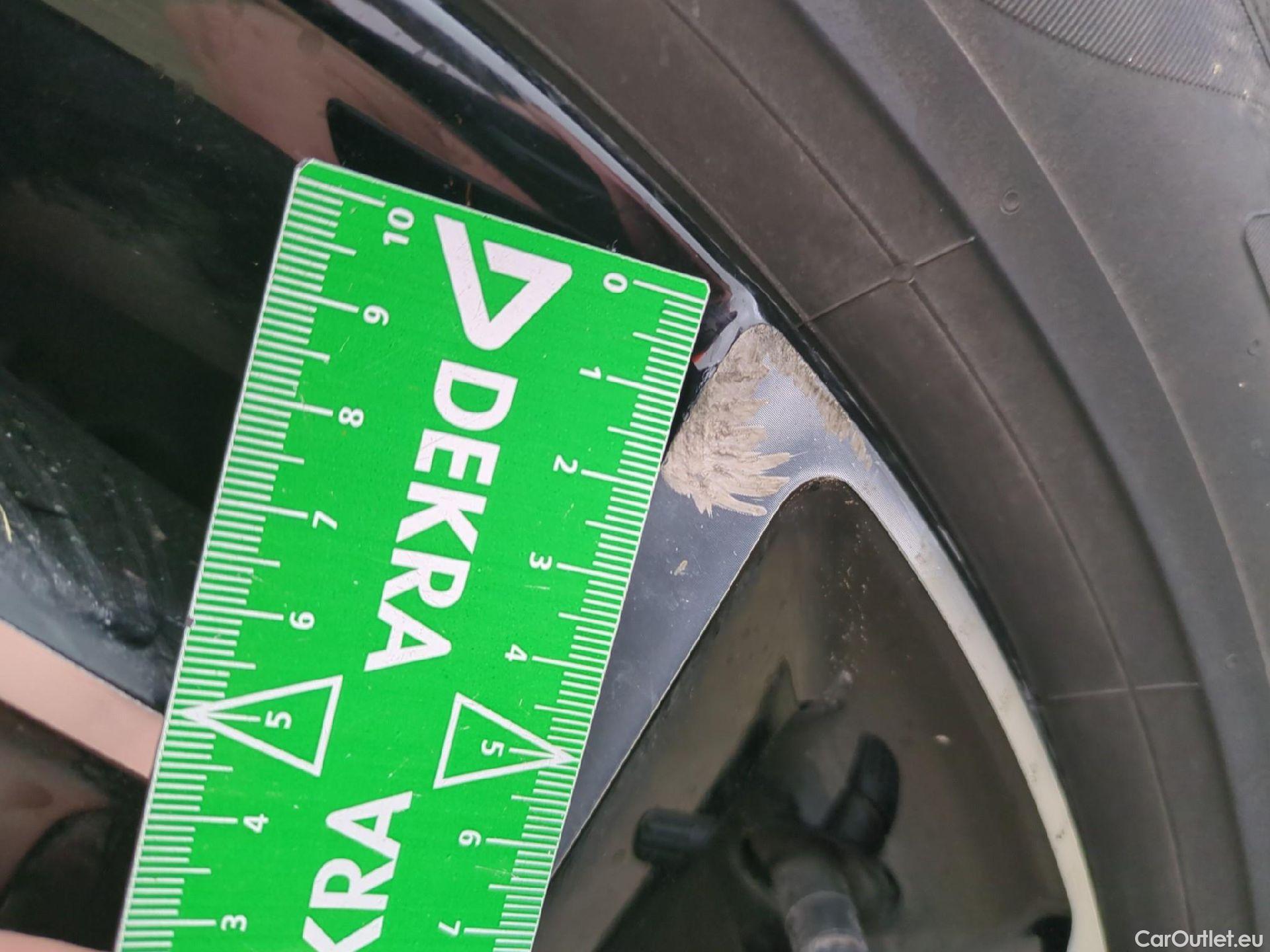  KIA  Sportage KIA  / 2021 / 5P / SUV 1.6 T-GDI 265 PHEV AUTO 4WD GT-L PREM BU #4