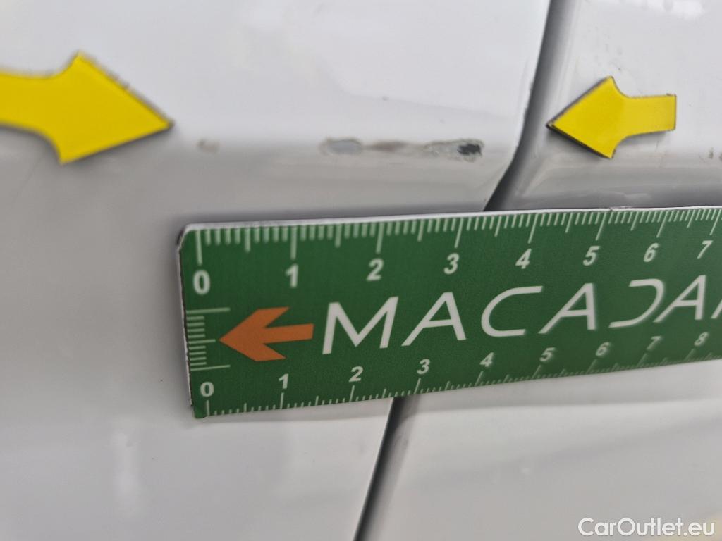  Opel  Corsa  F e Edition Business 50kWh BVA #27