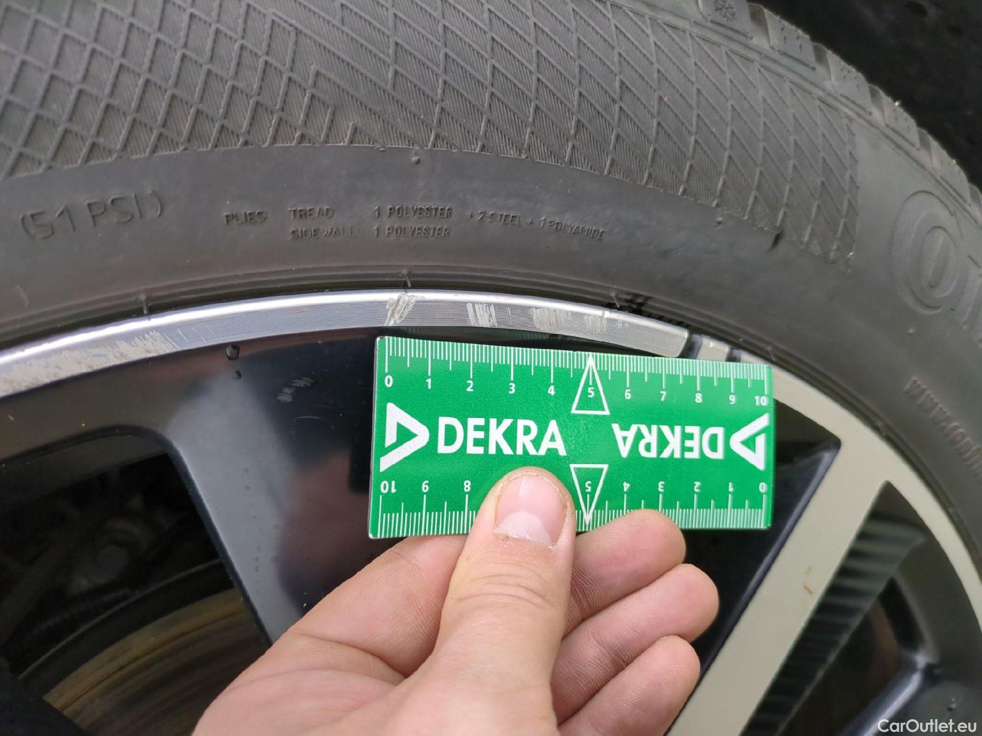  Peugeot  3008 PEUGEOT  / 2020 / 5P / SUV 1.6 HYBRID4 300 E-EAT8 GT Pack #25