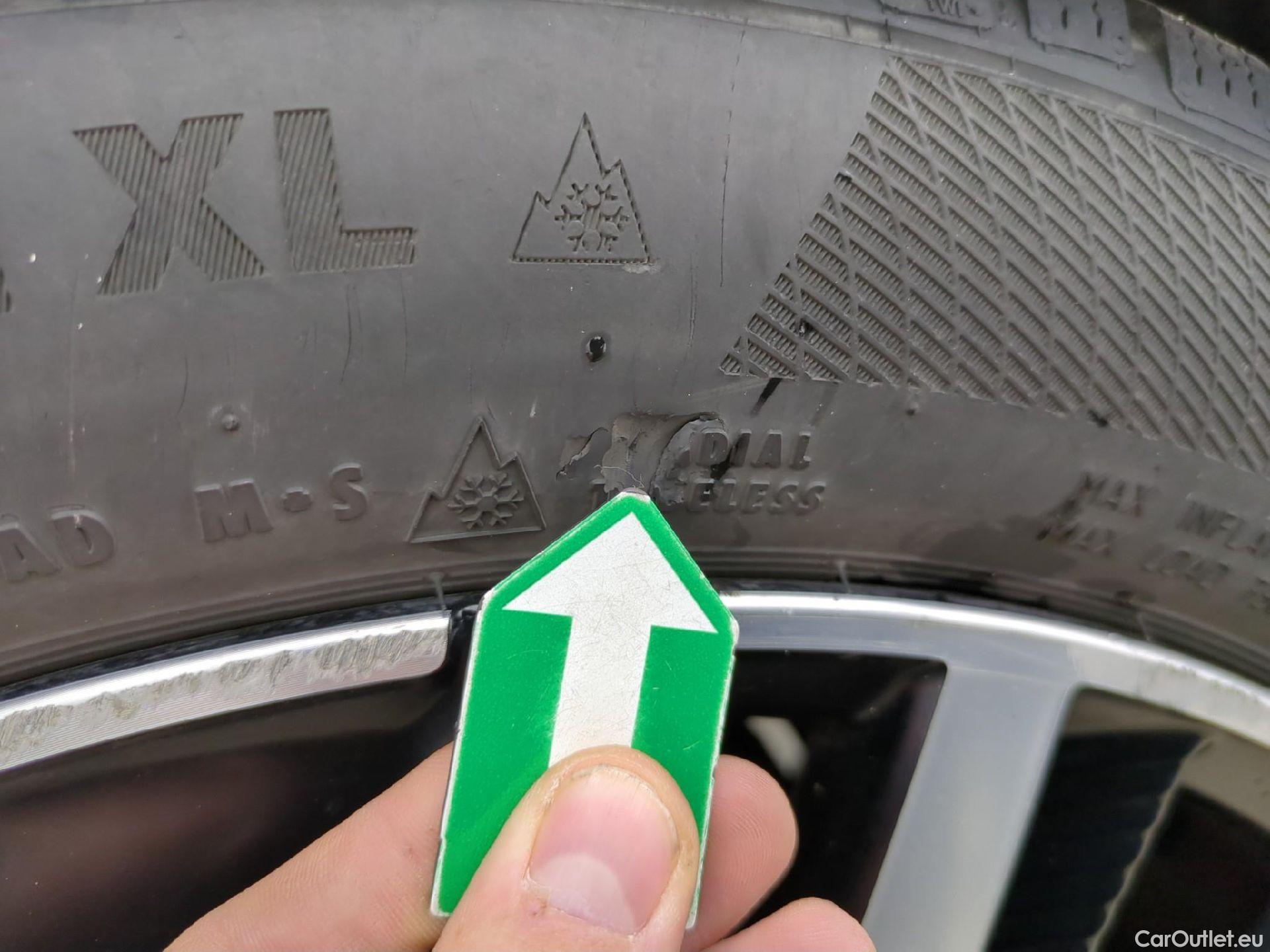  Peugeot  3008 PEUGEOT  / 2020 / 5P / SUV 1.6 HYBRID4 300 E-EAT8 GT Pack #19