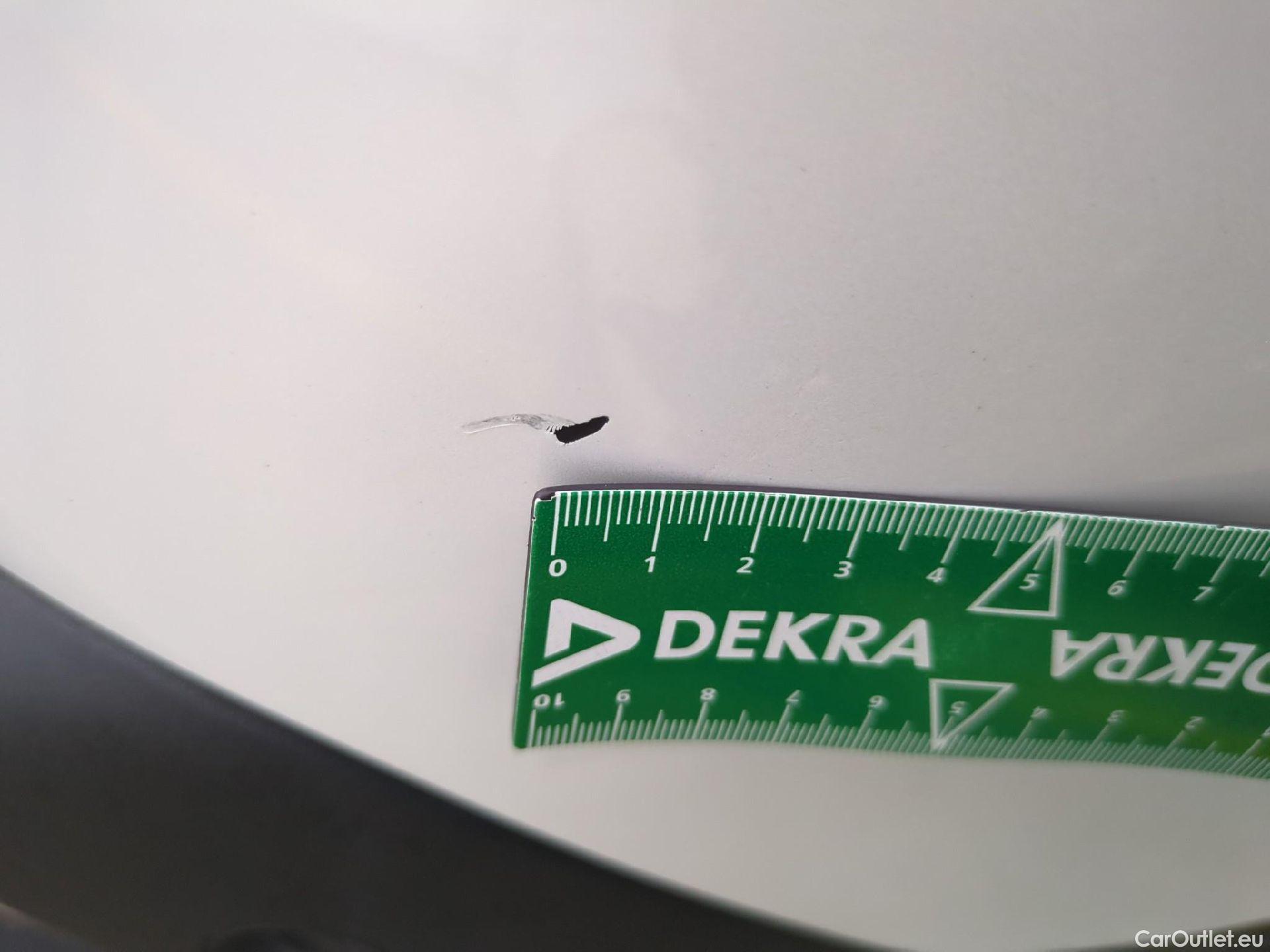  Peugeot  3008 PEUGEOT  / 2020 / 5P / SUV 1.6 HYBRID4 300 E-EAT8 GT Pack #43