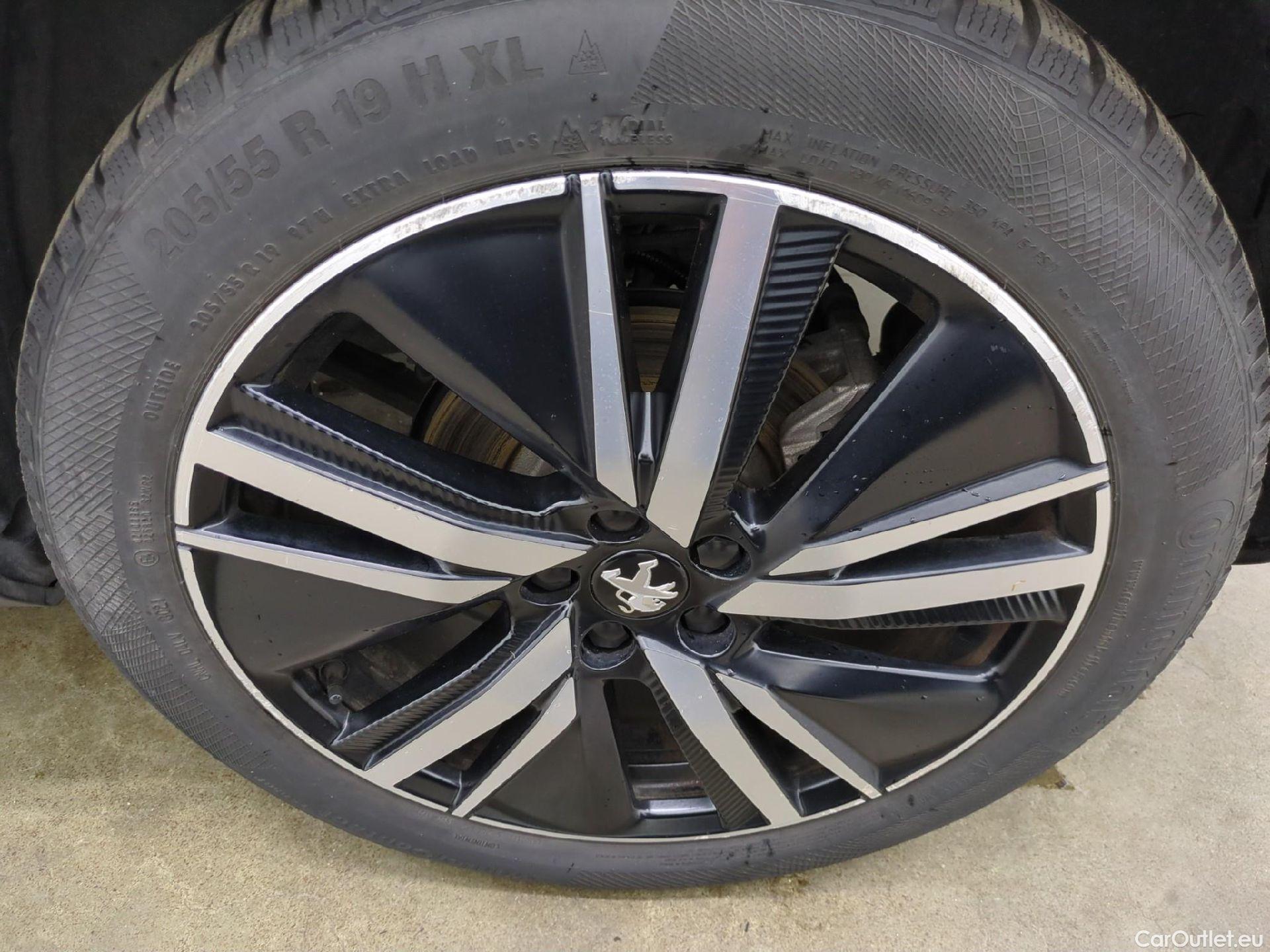  Peugeot  3008 PEUGEOT  / 2020 / 5P / SUV 1.6 HYBRID4 300 E-EAT8 GT Pack #23