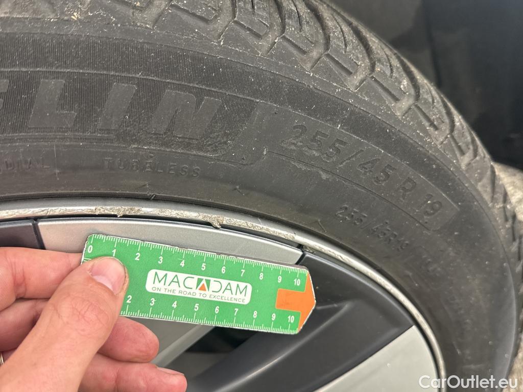  Tesla  Model Y TESLA  / 2020 / 5P / SUV Grand Autonomie Dual Motor AWD #3