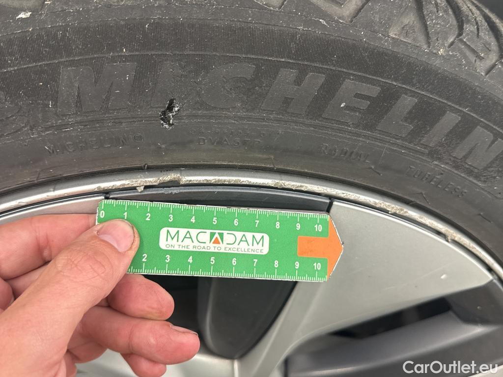  Tesla  Model Y TESLA  / 2020 / 5P / SUV Grand Autonomie Dual Motor AWD #2