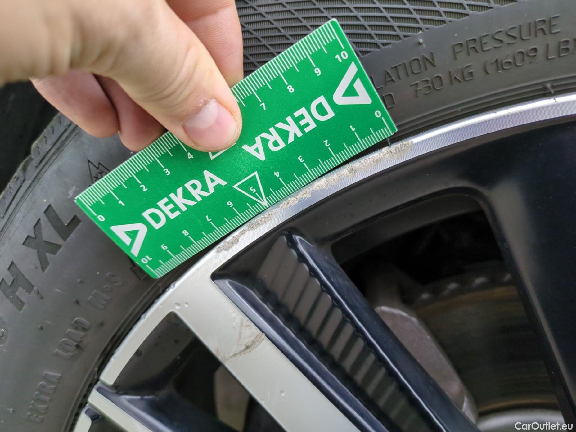  Peugeot  3008 PEUGEOT  / 2020 / 5P / SUV 1.6 HYBRID4 300 E-EAT8 GT Pack #13