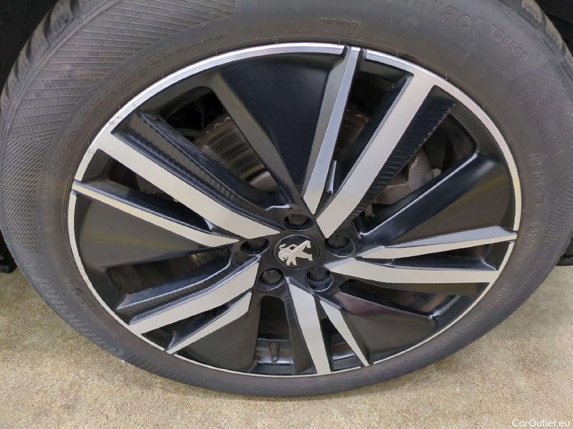  Peugeot  3008 PEUGEOT  / 2020 / 5P / SUV 1.6 HYBRID4 300 E-EAT8 GT Pack #10