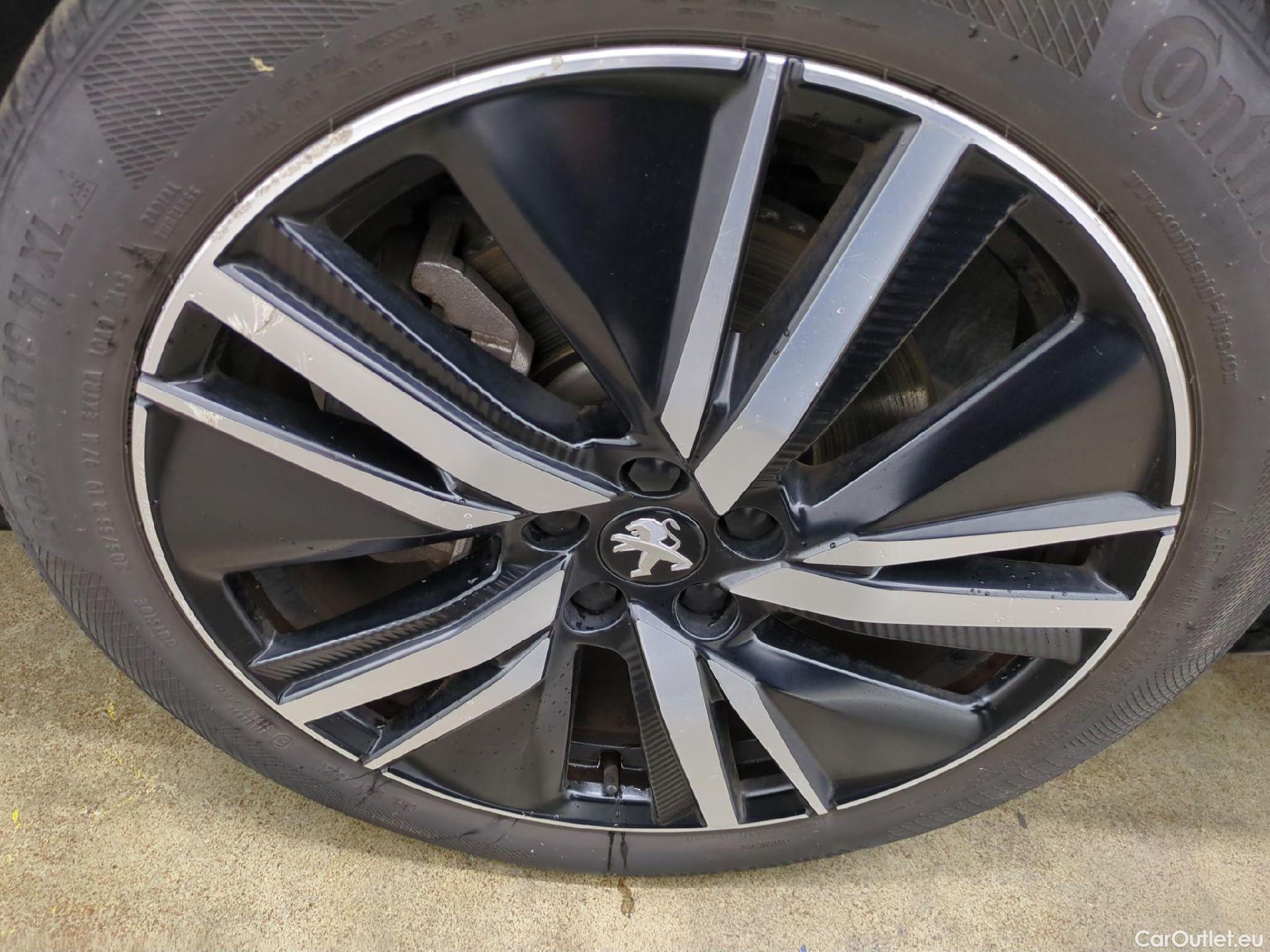  Peugeot  3008 PEUGEOT  / 2020 / 5P / SUV 1.6 HYBRID4 300 E-EAT8 GT Pack #18