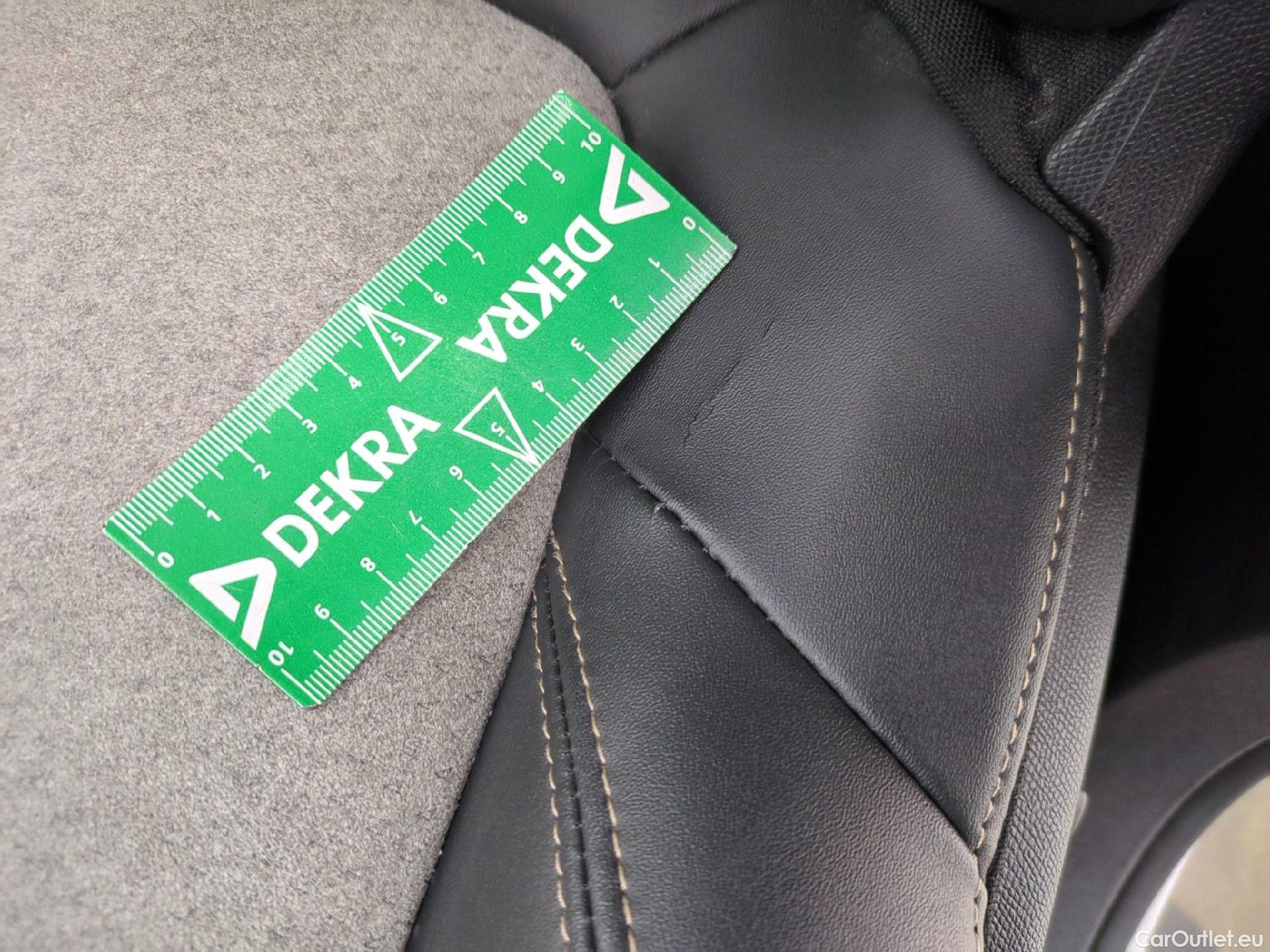  Peugeot  3008 PEUGEOT  / 2020 / 5P / SUV 1.6 HYBRID4 300 E-EAT8 GT Pack #1