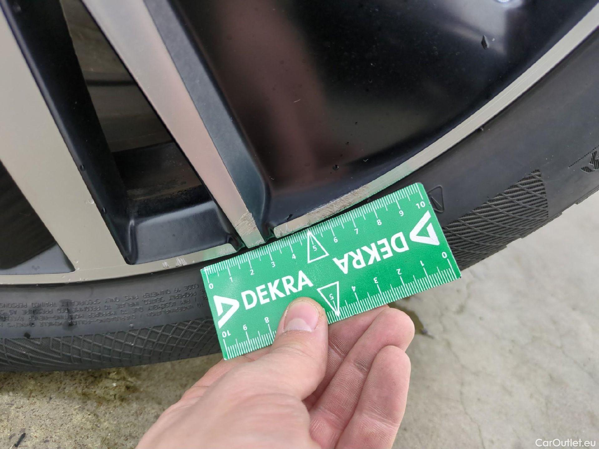  Peugeot  3008 PEUGEOT  / 2020 / 5P / SUV 1.6 HYBRID4 300 E-EAT8 GT Pack #22