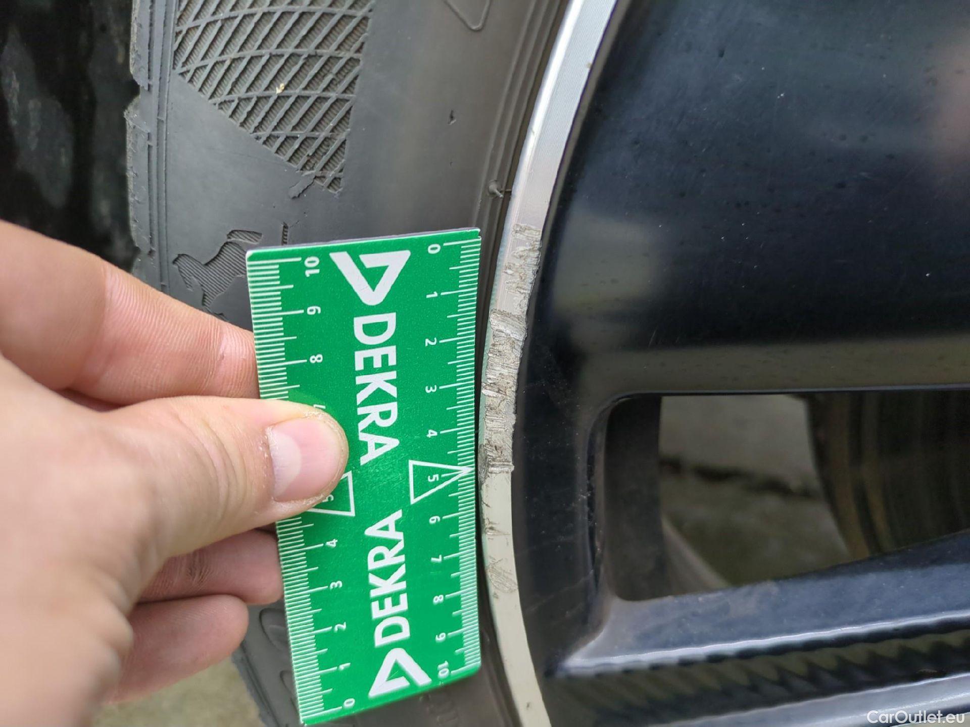  Peugeot  3008 PEUGEOT  / 2020 / 5P / SUV 1.6 HYBRID4 300 E-EAT8 GT Pack #11