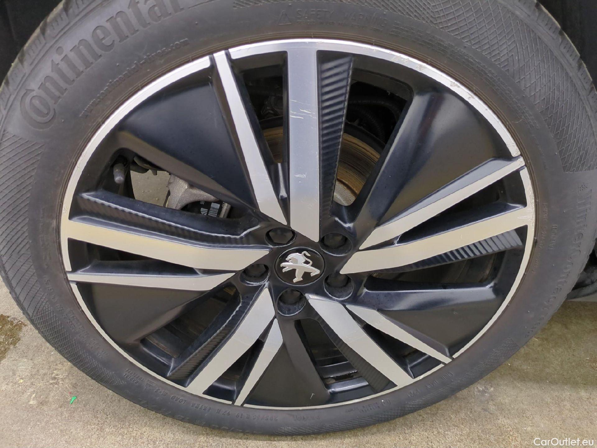  Peugeot  3008 PEUGEOT  / 2020 / 5P / SUV 1.6 HYBRID4 300 E-EAT8 GT Pack #34