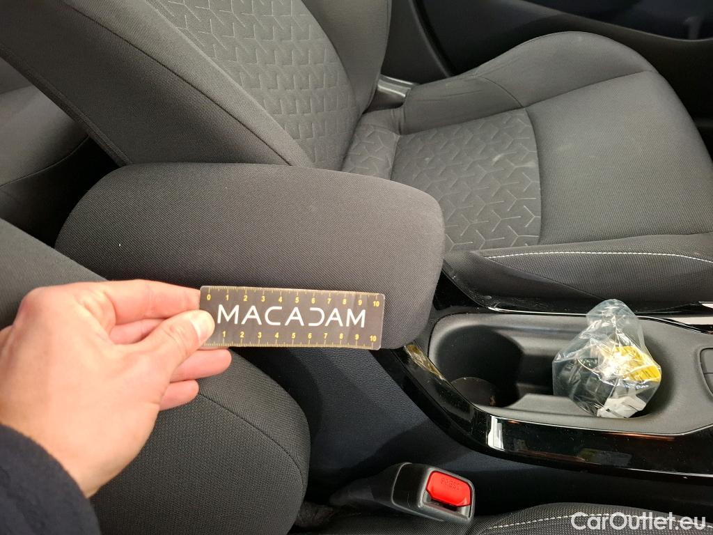  Toyota  Corolla TOYOTA  Touring Sports / 2018 / 5P / Break Hybride 122h Dynamic Business Stage Acad #17