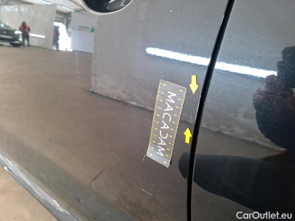  Toyota  Corolla TOYOTA  Touring Sports / 2018 / 5P / Break Hybride 122h Dynamic Business Stage Acad #21